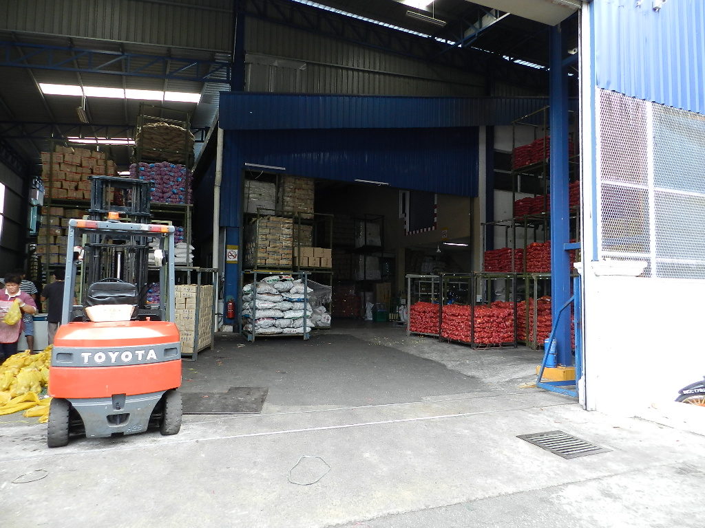 warehouse-no12-main-door-02